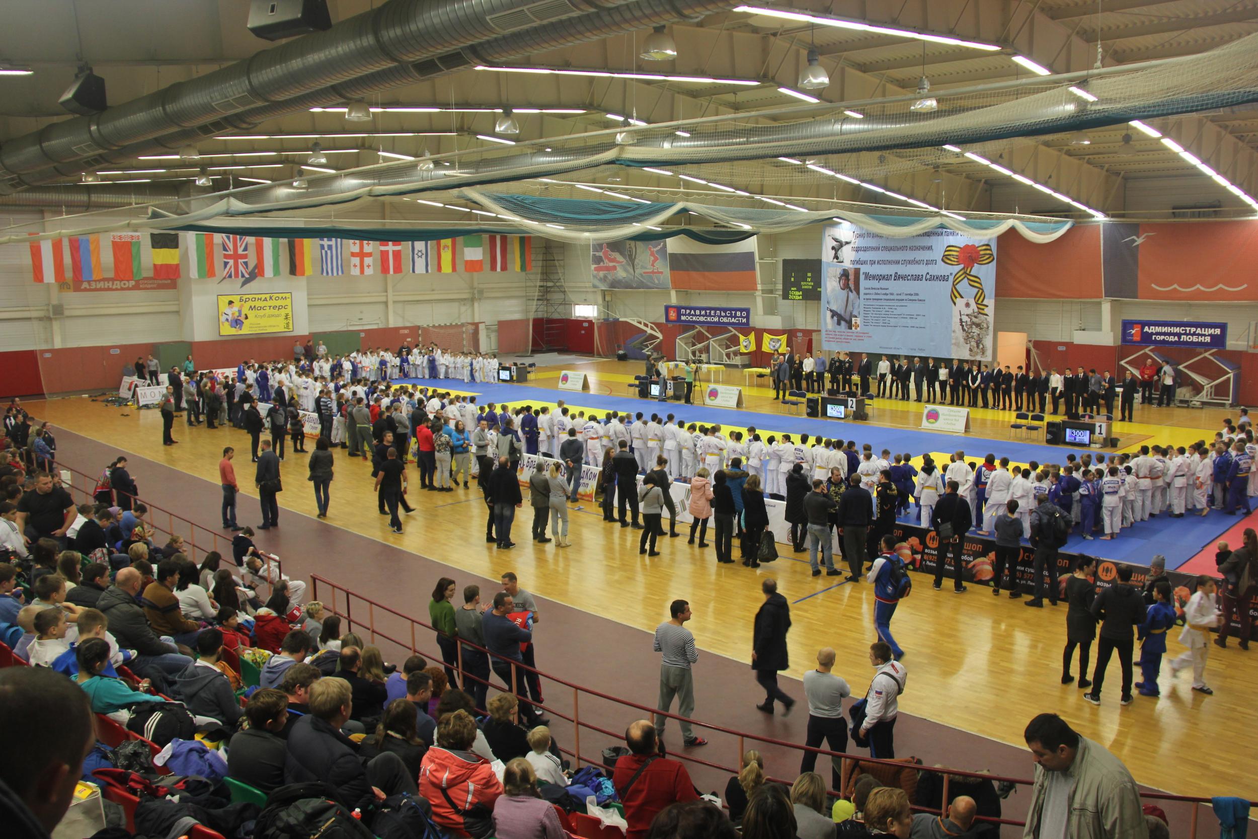 sportivnye_sekcii_v_lobne_turnir_po_dzyudo_sredi_yunoshey_memorial_vyacheslava_sahnova_lobnya_sportivnye_shkoly.jpg